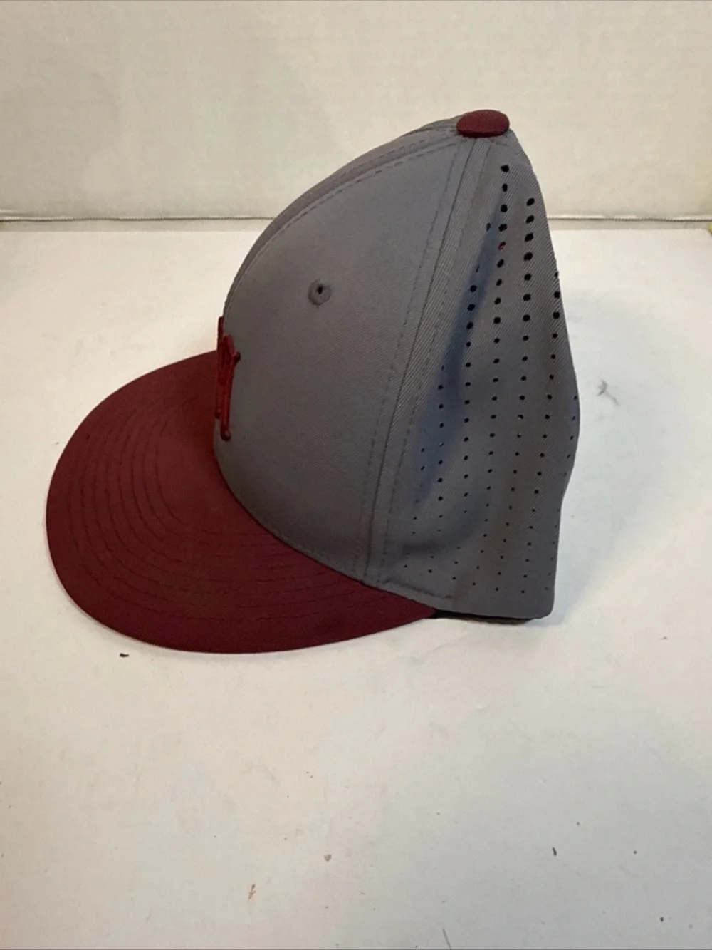 Pacific Headwear Hat Cap Flex Fit Fitted S/M Gray Maroon Style 474 Elite Series
